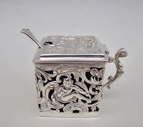 fig 1. RARE VICTORIAN SILVER MUSTARD POT BY WILLIAM COMYNS, LONDON 1891