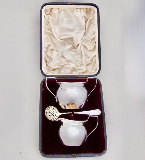Cased Victorian Silver Strawberry Set by Johnson, Walker & Tolhurst Ltd, London 1891
