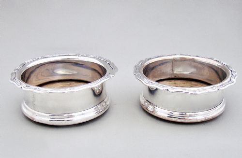fig 2. PAIR OF GEORGIAN SILVER PLATED WINE COASTERS OR BOTTLE COASTERS, CIRCA 1800