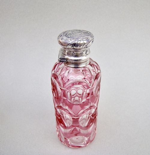 fig 2. EXQUISITE VICTORIAN OVERLAY CRANBERRY GLASS SCENT BOTTLE, CIRCA 1890