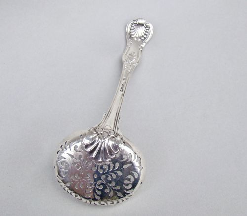 fig 1. HANDSOME VICTORIAN SOLID SILVER KINGS PATTERN SIFTER LADLE BY J & A SAVORY, LONDON 1845
