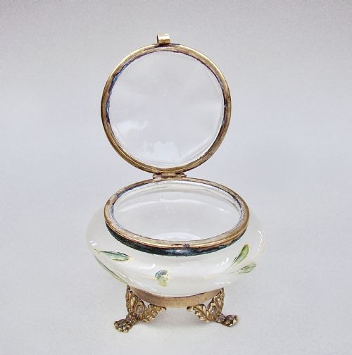19TH CENTURY FRENCH ENAMELLED GLASS TRINKET BOX CIRCA 1890 - ADDITIONAL PHOTO 3