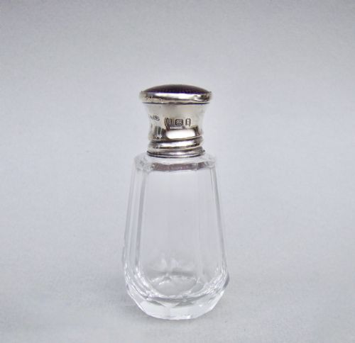 fig 1. ART DECO SILVER AND ENAMELLED GLASS SCENT BOTTLE BY HENRY PERKINS, LONDON 1928