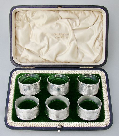 fig 1. FABULOUS CASED SET OF SIX EDWARDIAN SOLID SILVER NAPKIN RINGS BY WALKER & HALL, SHEFFIELD 1909