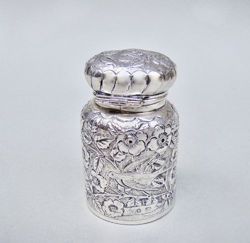 fig 1. VICTORIAN SOLID SILVER LARGE SCENT BOTTLE / COLOGNE BOTTLE BY A.W. PENNINGTON, BIRMINGHAM 1891