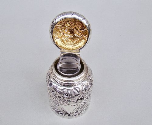 fig 3. VICTORIAN SOLID SILVER LARGE SCENT BOTTLE / COLOGNE BOTTLE BY A.W. PENNINGTON, BIRMINGHAM 1891
