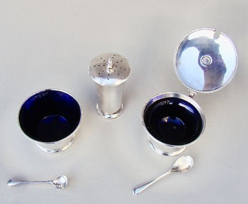 fig 2. ELEGANT SILVER THREE PIECE CONDIMENT SET BY CHARLES GREEN & CO, BIRMINGHAM 1947