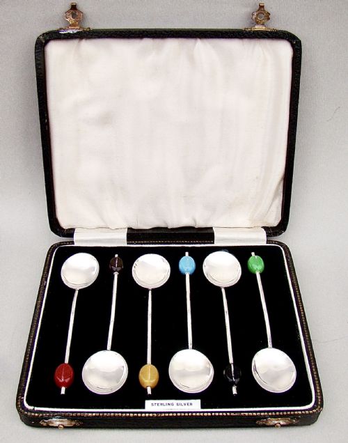 fig 1. UNUSUAL CASED SET OF ART DECO SILVER HARLEQUIN BEAN KNOP COFFEE SPOONS BY ARTHUR PRICE & CO, BIRMINGHAM 1933
