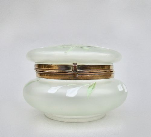 fig 2. ART NOUVEAU FRENCH ENAMELLED GLASS TRINKET BOX, CIRCA 1900