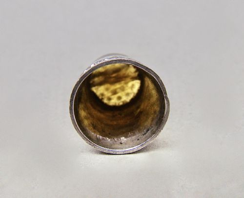 fig 3. IRISH INTEREST SILVER & AGATE THIMBLE BY JAMES SWANN & SON, BIRMINGHAM 1925