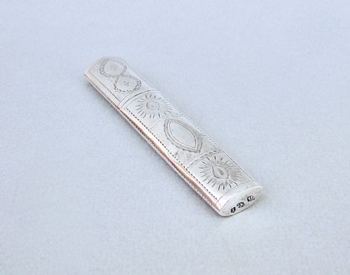 fig 2. RARE GEORGIAN SILVER NEEDLE CASE BY SAMUEL PEMBERTON, BIRMINGHAM 1792