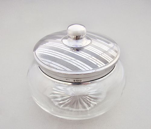 Elegant Art Deco Silver Dressing Table Jar / Powder Bol by Collett & Anderson, London 1925