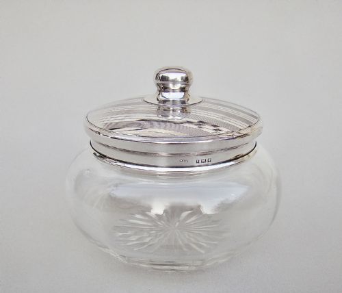 fig 1. ELEGANT ART DECO SILVER DRESSING TABLE JAR / POWDER BOL BY COLLETT & ANDERSON, LONDON 1925