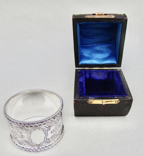 fig 2. STUNNING CASED EDWARDIAN SILVER NAPKIN RING BY MARPLES & CO, BIRMINGHAM 1902