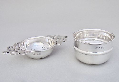 fig 2. ELEGANT ART DECO SILVER TEA STRAINER & STAND BY EMILE VINER, SHEFFIELD 1933