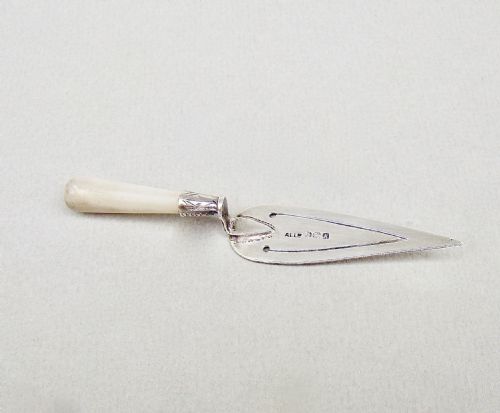 fig 1. GEORGE V SILVER TROWEL SHAPED BOOKMARK BY ADIE & LOVEKIN, BIRMINGHAM 1925
