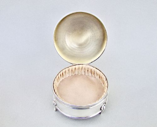 fig 3. GEORGE V SILVER JEWELLERY BOX BY SHEPHEARD & CO, BIRMINGHAM 1911
