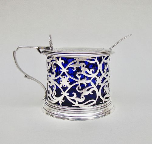 Fabulous Early Victorian Silver Mustard Pot by William Smily, London 1847