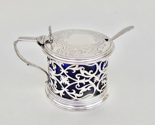fig 1. FABULOUS EARLY VICTORIAN SILVER MUSTARD POT BY WILLIAM SMILY, LONDON 1847