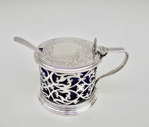 fig 3. FABULOUS EARLY VICTORIAN SILVER MUSTARD POT BY WILLIAM SMILY, LONDON 1847
