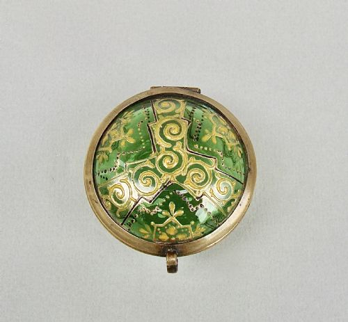 fig 1. DELIGHTFUL 19TH CENTURY ENAMELLED GREEN GLASS TRINKET BOX, CIRCA 1890