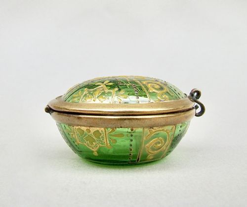 fig 2. DELIGHTFUL 19TH CENTURY ENAMELLED GREEN GLASS TRINKET BOX, CIRCA 1890