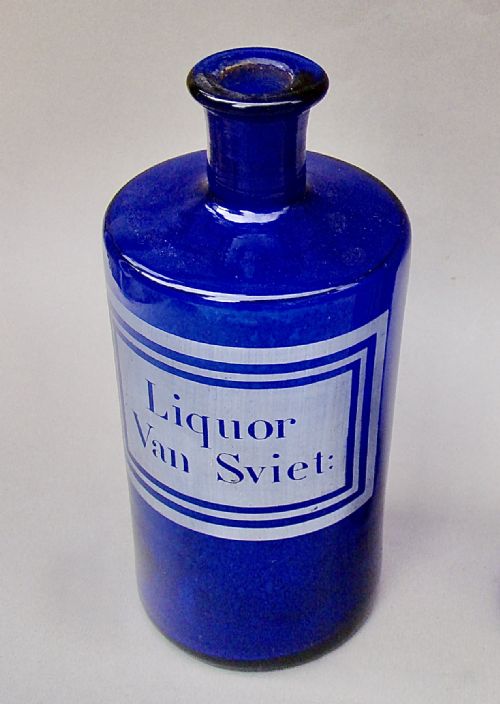 fig 1. 19TH CENTURY FRENCH ETCHED BRISTOL BLUE GLASS APOTHECARY JAR, CIRCA 1890