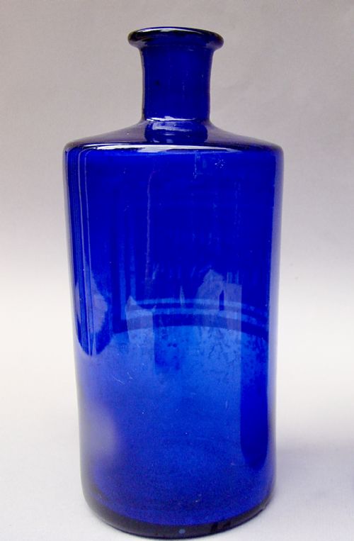 fig 2. 19TH CENTURY FRENCH ETCHED BRISTOL BLUE GLASS APOTHECARY JAR, CIRCA 1890