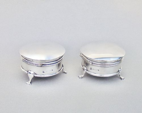 fig 1. EXQUISITE PAIR OF GEORGE V SILVER JEWELLERY BOXES BY A&J ZIMMERMAN, BIRMINGHAM 1913
