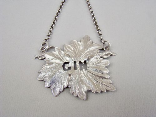 fig 1. VICTORIAN SILVER VINE LEAF WINE LABEL FOR GIN BY HILLIARD & THOMASON, BIRMINGHAM 1889