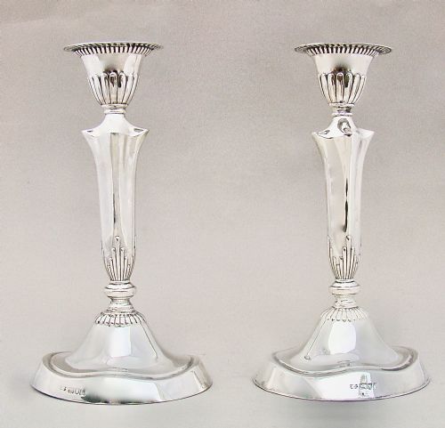 fig 1. PAIR OF EDWARDIAN STERLING SILVER CANDLESTICKS BY ROBERT PRINGLE & SONS, LONDON 1903