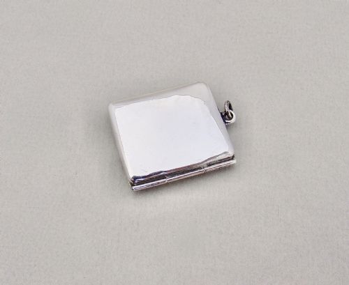 fig 1. EDWARDIAN SILVER ENVELOPE STAMP CASE BY ALBERT ERNEST JENKINS, CHESTER 1906