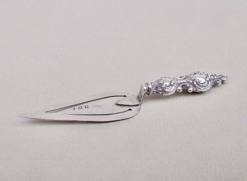 fig 2. EDWARDIAN SILVER TROWEL SHAPED BOOKMARK BY ADIE & LOVEKIN, BIRMINGHAM 1907