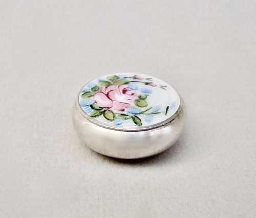 fig 1. DELIGHTFUL MID-CENTURY STERLING SILVER AND BOTANICAL GUILLOCHE ENAMEL PILL BOX, CIRCA 1910