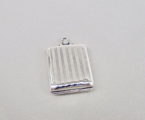 fig 1. GEORGE V SILVER NOVELTY STAMP CASE BY ALBERT ERNEST JENKINS, BIRMINGHAM 1912