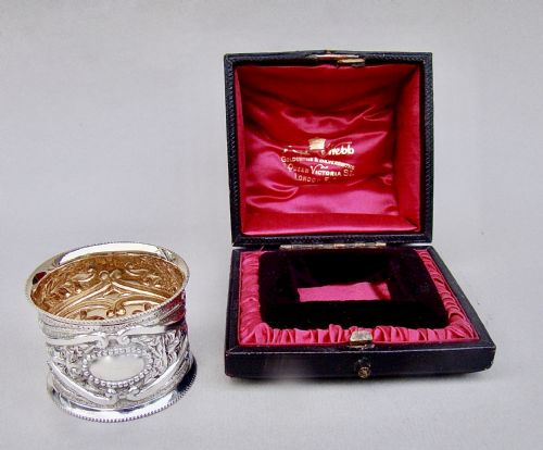 fig 1. STUNNING CASED VICTORIAN SILVER NAPKIN RING BY MAPPIN & WEBB, LONDON 1898
