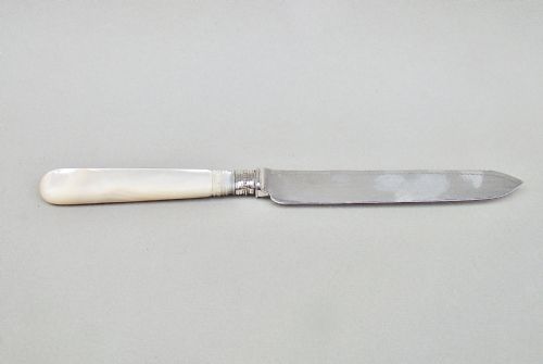 fig 3. CASED VICTORIAN SOLID SILVER AND MOTHER OF PEARL CAKE KNIFE BY THE ATKINS BROTHERS, SHEFFIELD 1892
