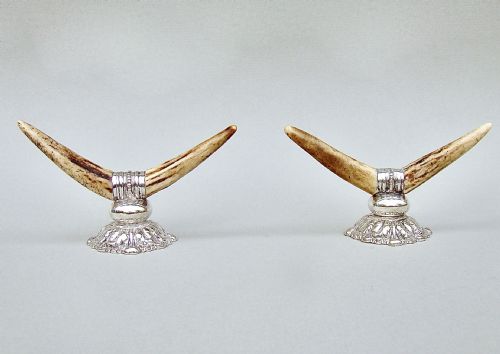 fig 1. PAIR OF VICTORIAN NOVELTY SILVER PLATED HORN SHAPED KNIFE RESTS, CIRCA 1890