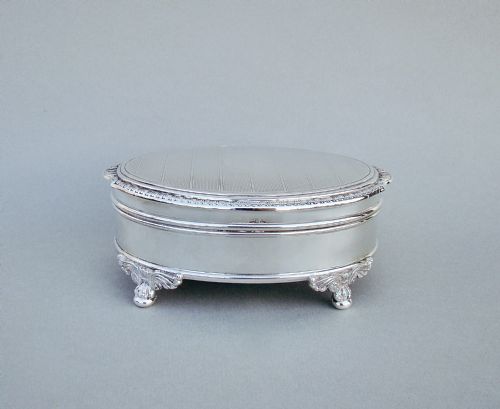 fig 2. SUPERB LARGE SIZE SOLID SILVER JEWELLERY BOX BY THE ADIE BROTHERS, BIRMINGHAM 1950