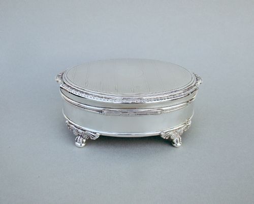 fig 3. SUPERB LARGE SIZE SOLID SILVER JEWELLERY BOX BY THE ADIE BROTHERS, BIRMINGHAM 1950