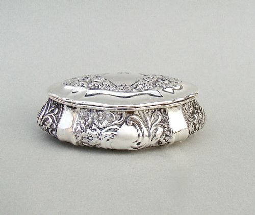 fig 1. EXQUISITE VICTORIAN SILVER TRINKET BOX BY HENRY MATTHEWS, BIRMINGHAM 1898