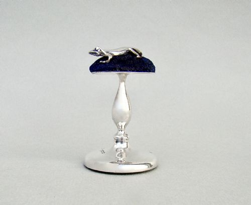 fig 2. RARE EDWARDIAN NOVELTY SILVER FROG ON PEDESTAL PIN CUSHION BY MUNSEY & CO, BIRMINGHAM 1908
