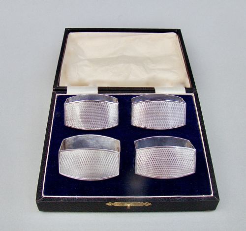 Elegant Cased Set of Four Art Deco Solid Silver Napkin Rings by F.h.adam & Co, Birmingham 1932