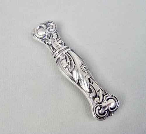 fig 1. 19TH CENTURY FRENCH ART NOUVEAU SILVER NEEDLE CASE , CIRCA 1900