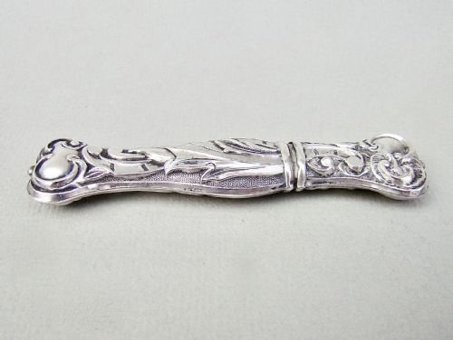 fig 2. 19TH CENTURY FRENCH ART NOUVEAU SILVER NEEDLE CASE , CIRCA 1900