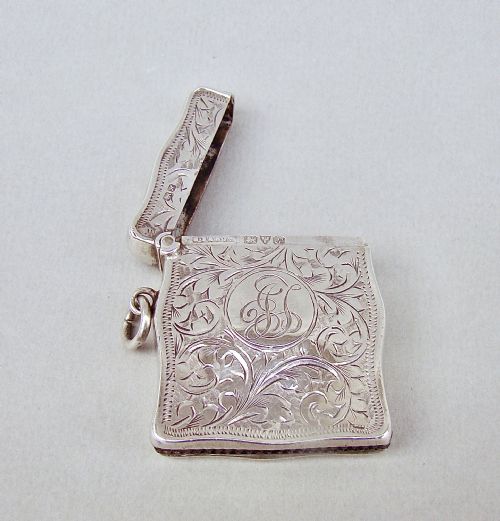 fig 2. UNUSUAL GEORGE V SILVER VESTA CASE BY S BLANCKENSEE & SONS, CHESTER 1913