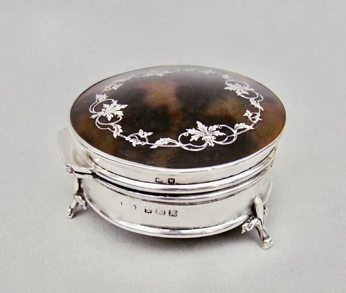 fig 2. DELIGHTFUL SILVER & TORTOISESHELL TRINKET BOX BY EDWARD SOUTER BARNSLEY, BIRMINGHAM 1921