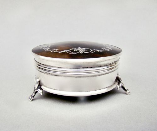 fig 3. DELIGHTFUL SILVER & TORTOISESHELL TRINKET BOX BY EDWARD SOUTER BARNSLEY, BIRMINGHAM 1921