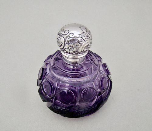 fig 2. FABULOUS VICTORIAN SILVER AND AMETHYST GLASS SCENT BOTTLE BY LEVI & SALAMAN, BIRMINGHAM 1900

