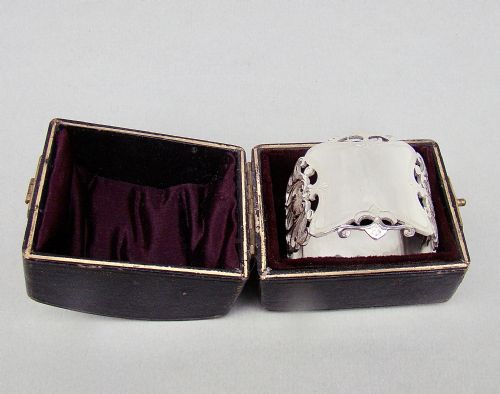 Stunning Cased Edwardian Silver Napkin Ring by Levesley Brothers, Sheffield 1905